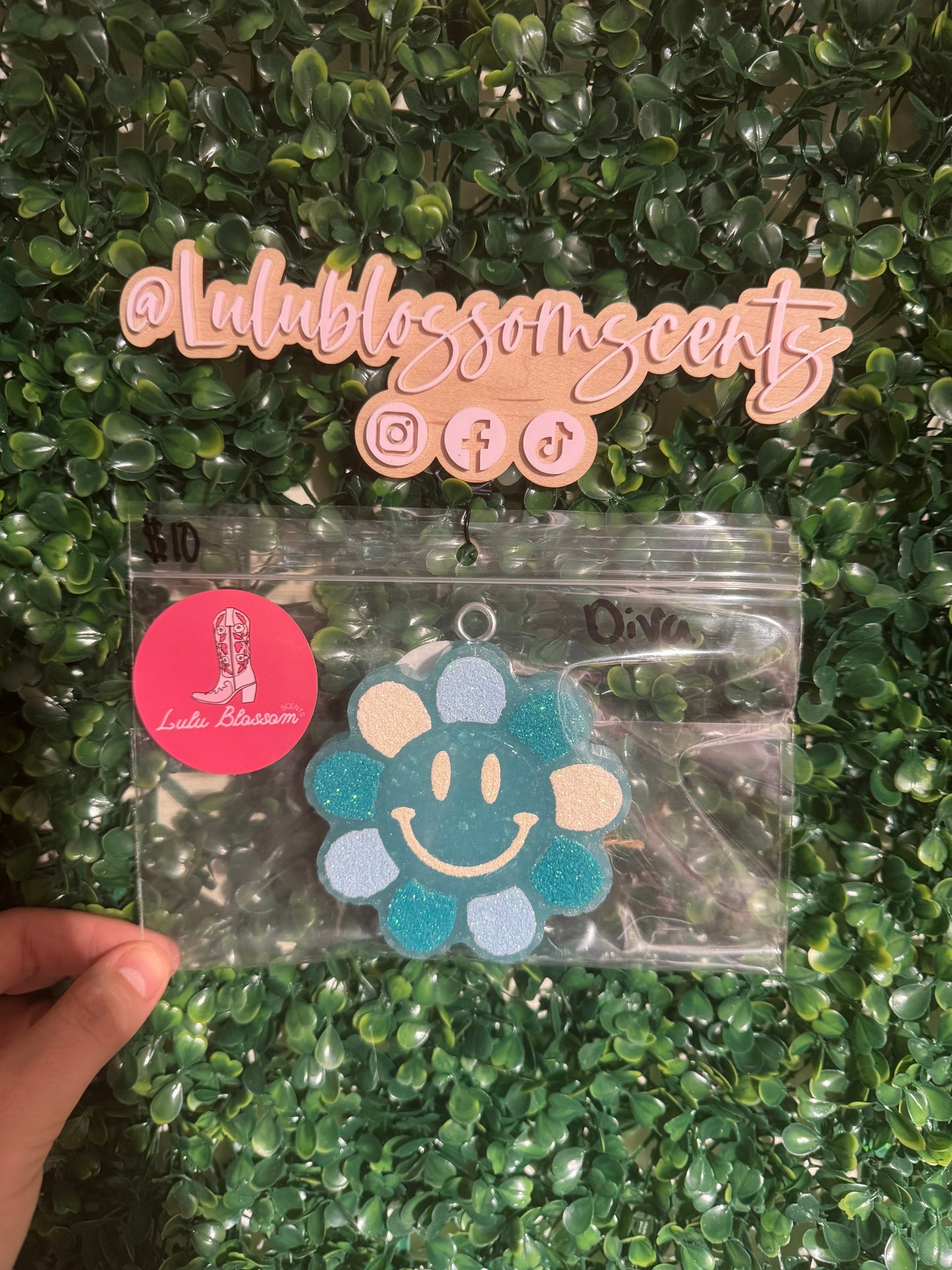 Flower Smiley Freshie - Diva