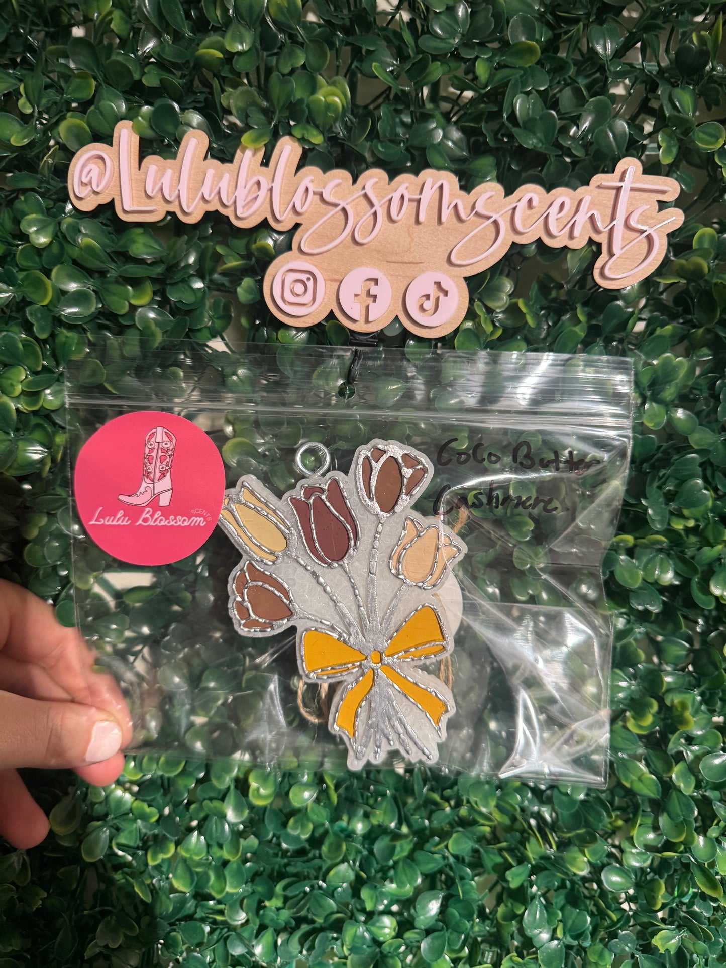 Tulips Freshie - Cocobutter Cashmere